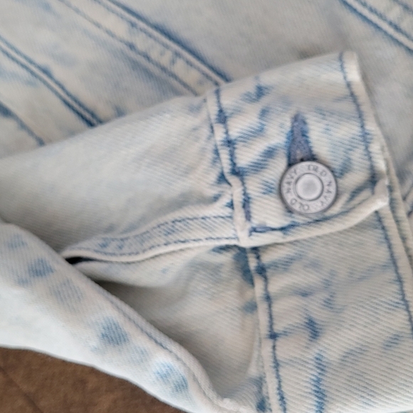 Children light wash Jean Jacket  size Large 10-12 - Picture 2 of 4